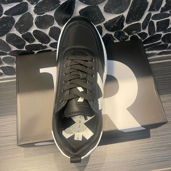 John Richmond embossed low top silver sneakers - Picture 10 of 13